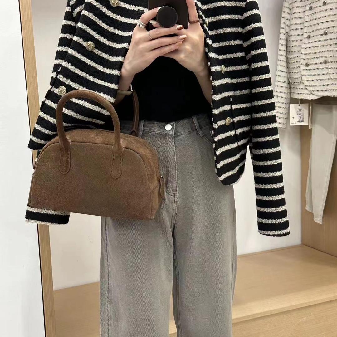 比个耶服装工作室