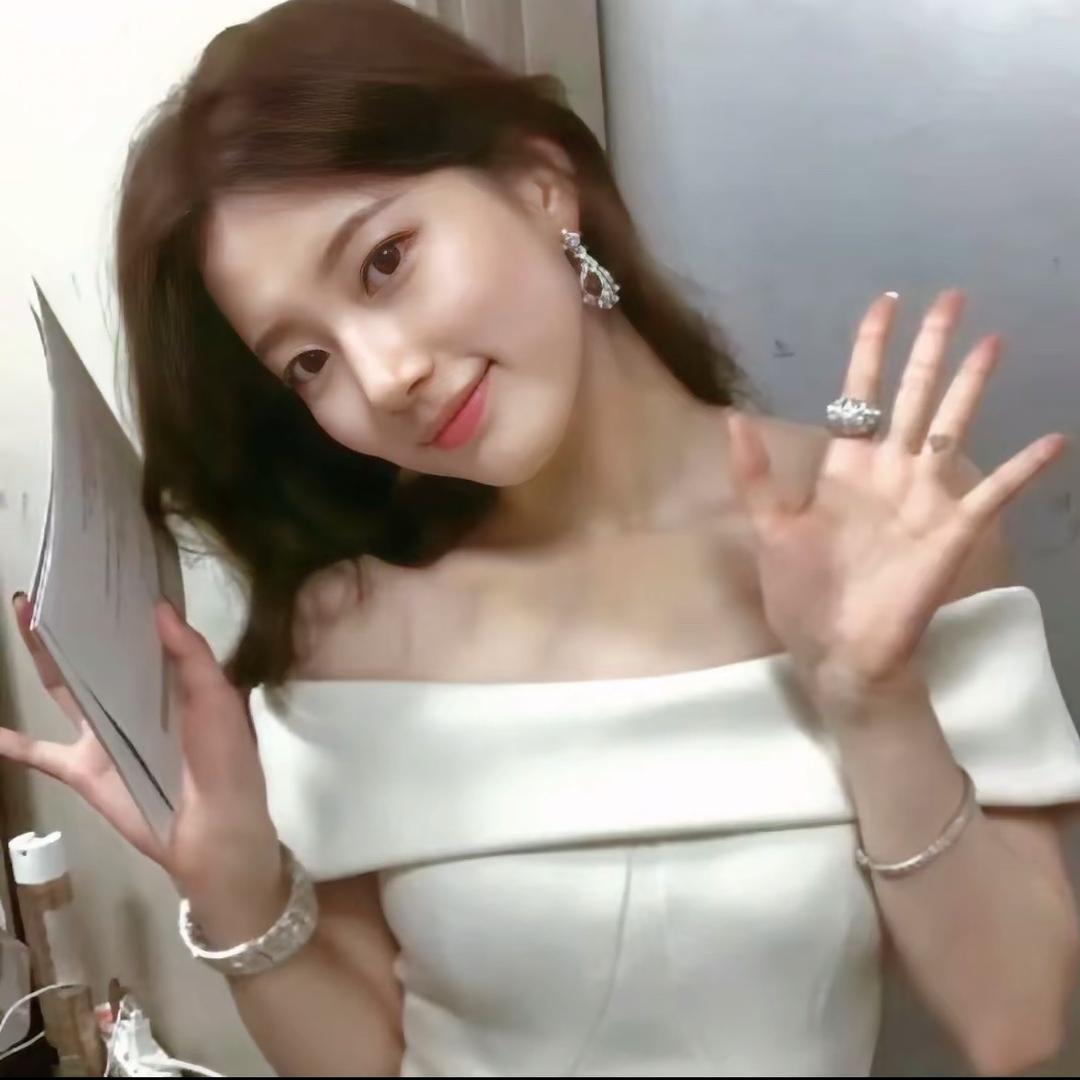 女友裴秀智