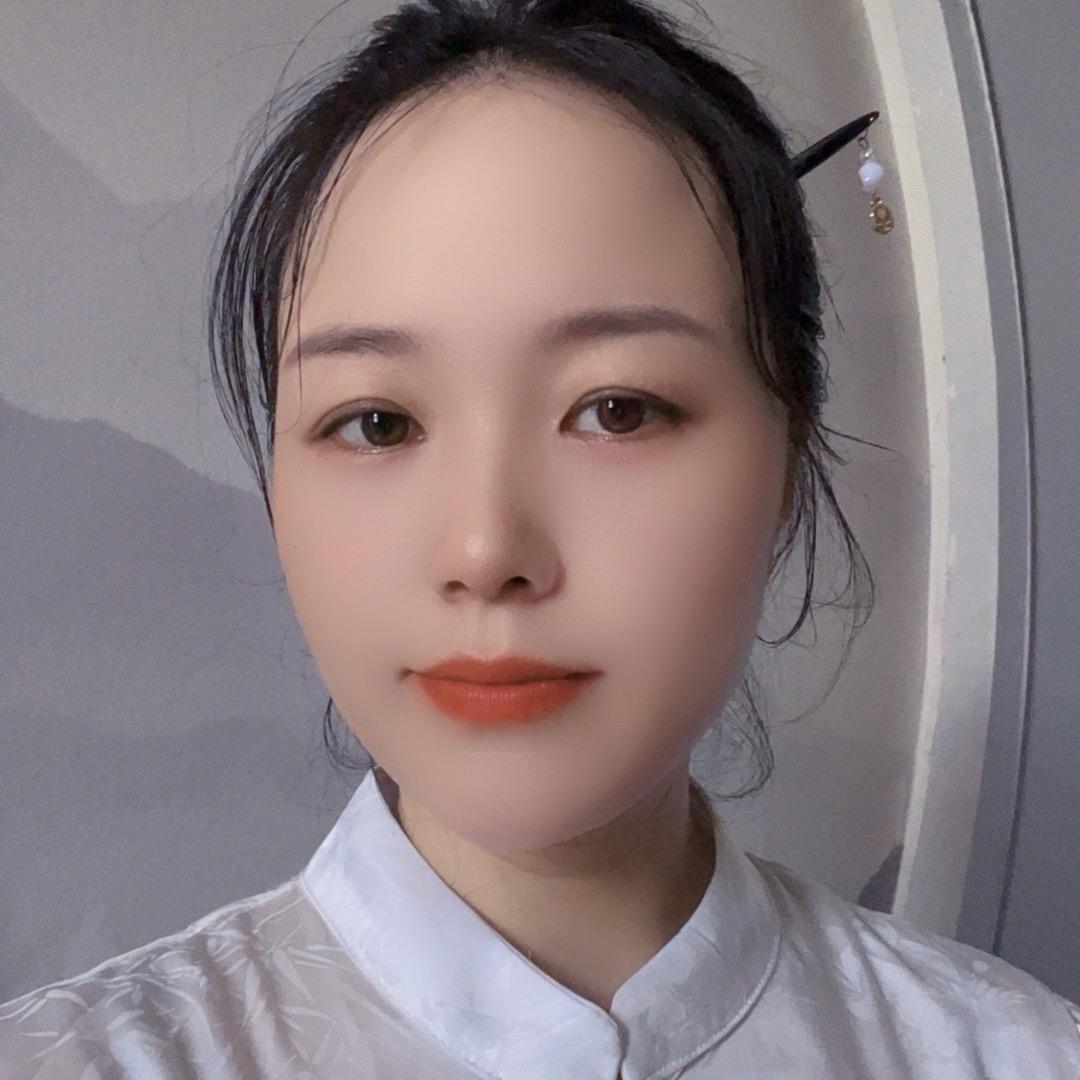 小晨(吃草的小姑糯米猪）