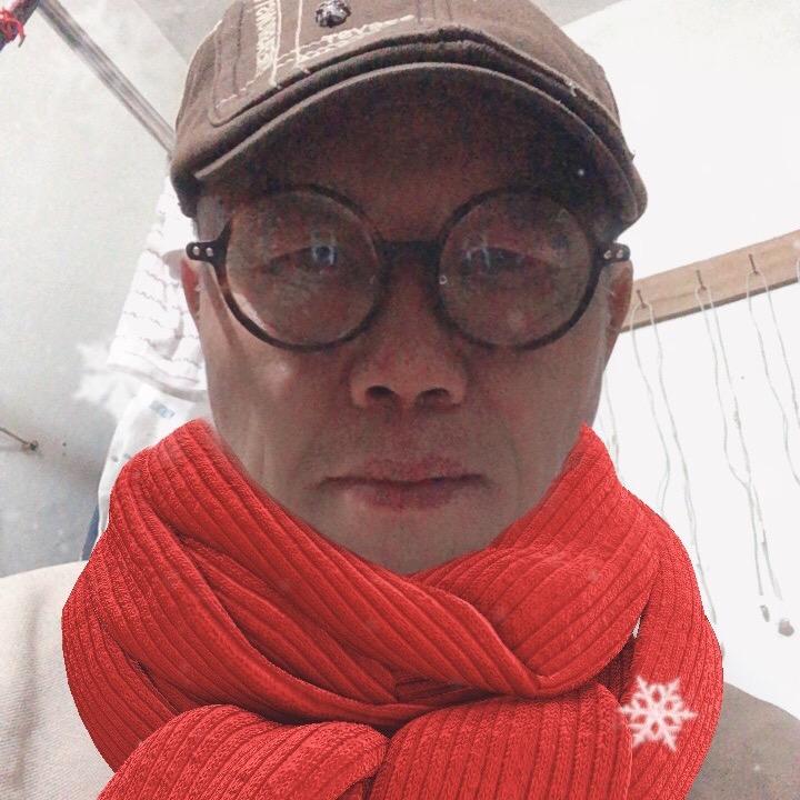 银发少年