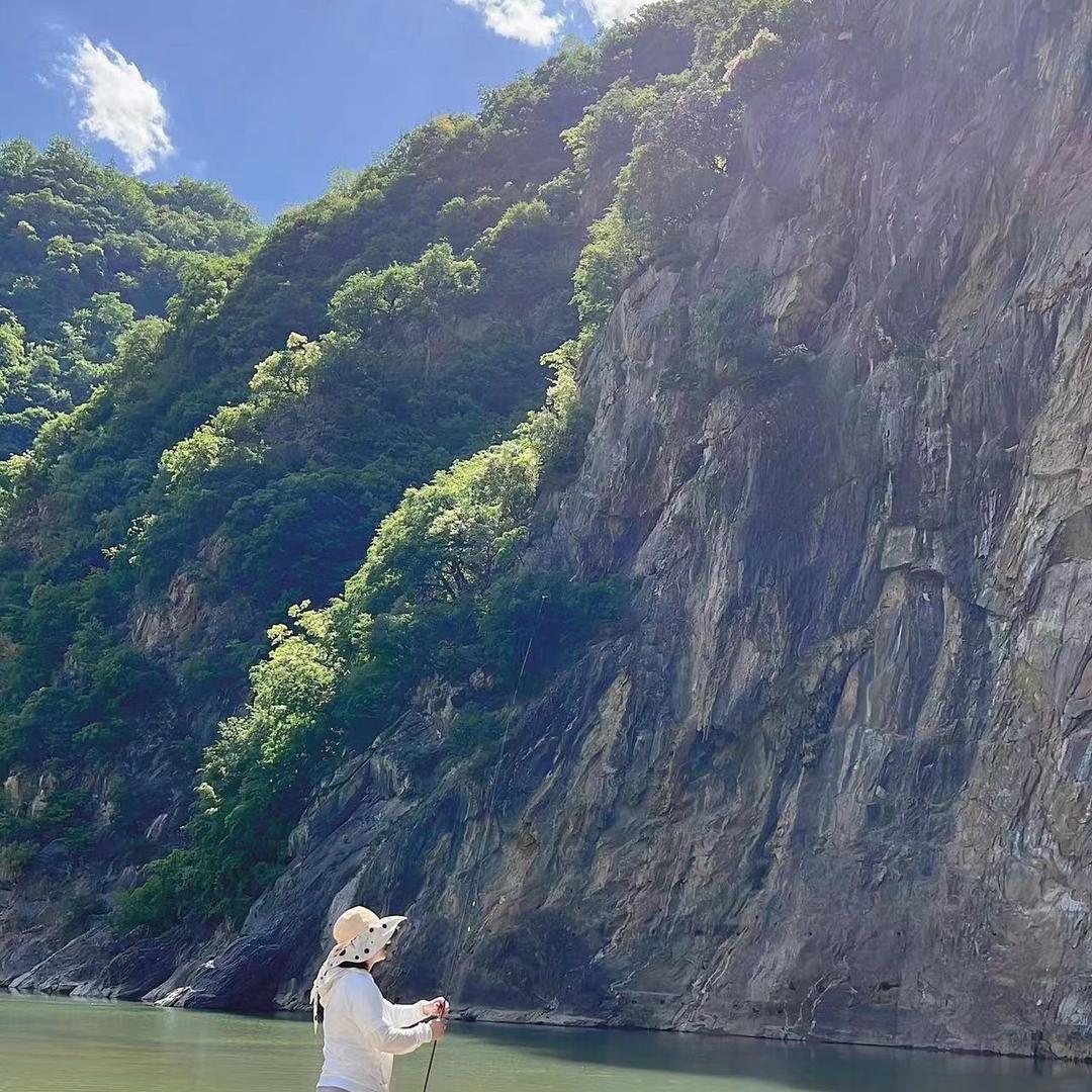 玩溪流🌈吴烦恼🎣