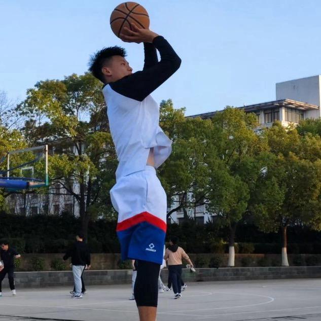 吴昊