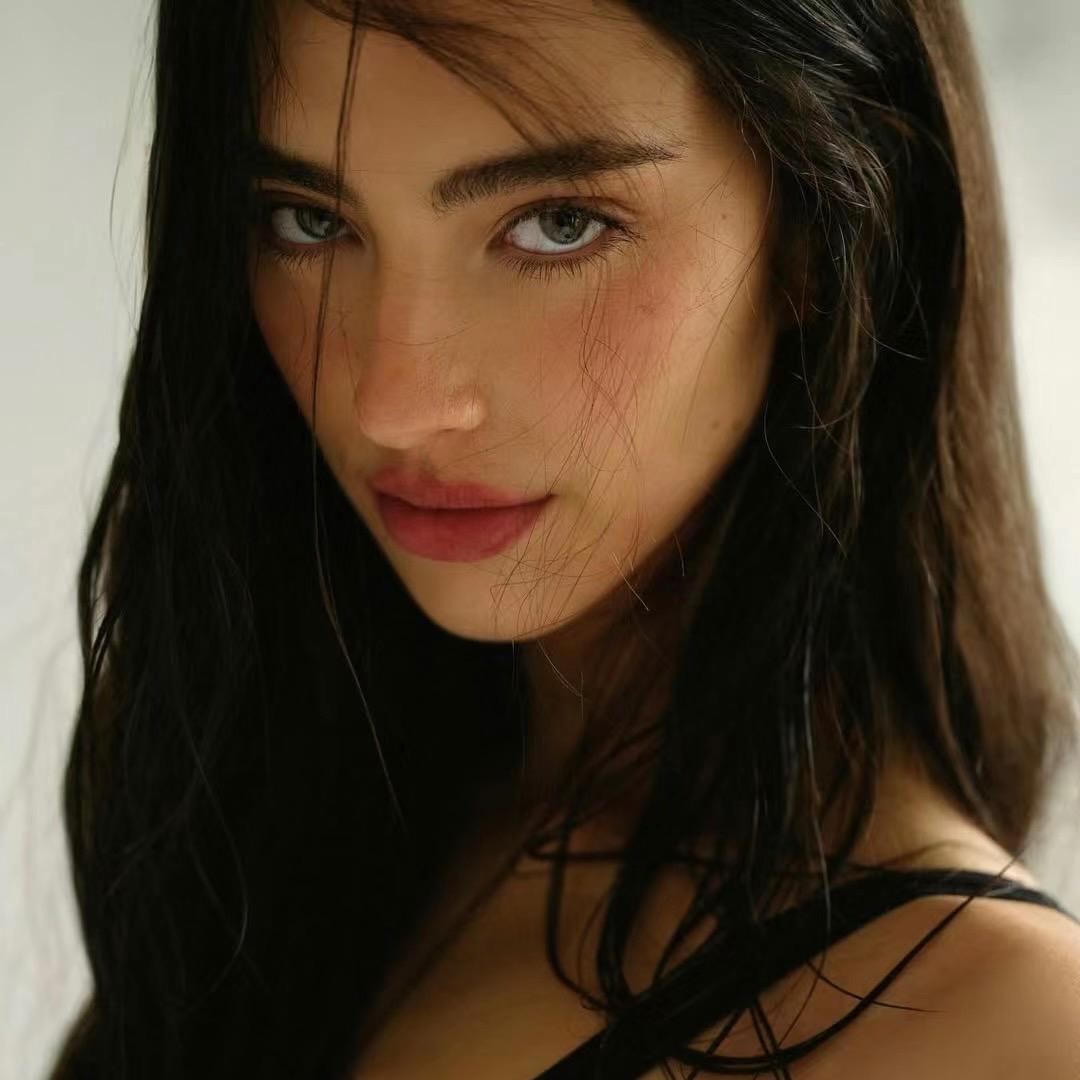 HelloDance_KAYLEEE