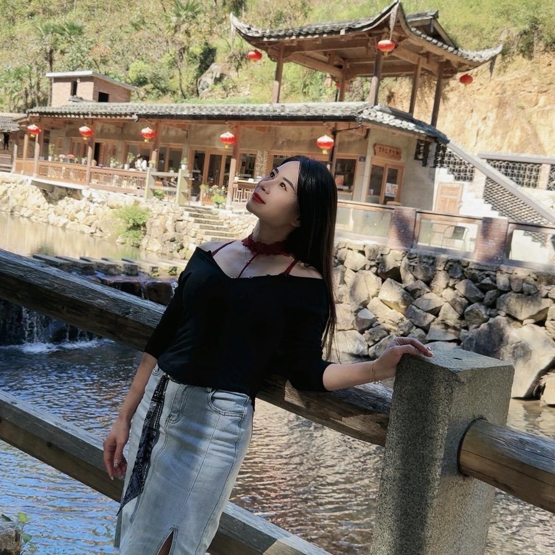 莎莉.