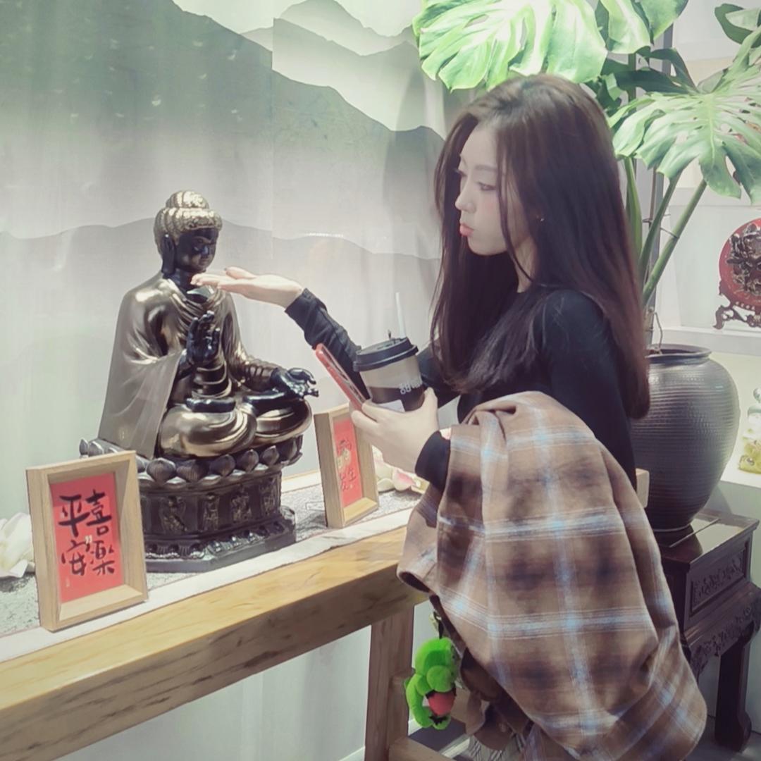 辣妹洪世贤