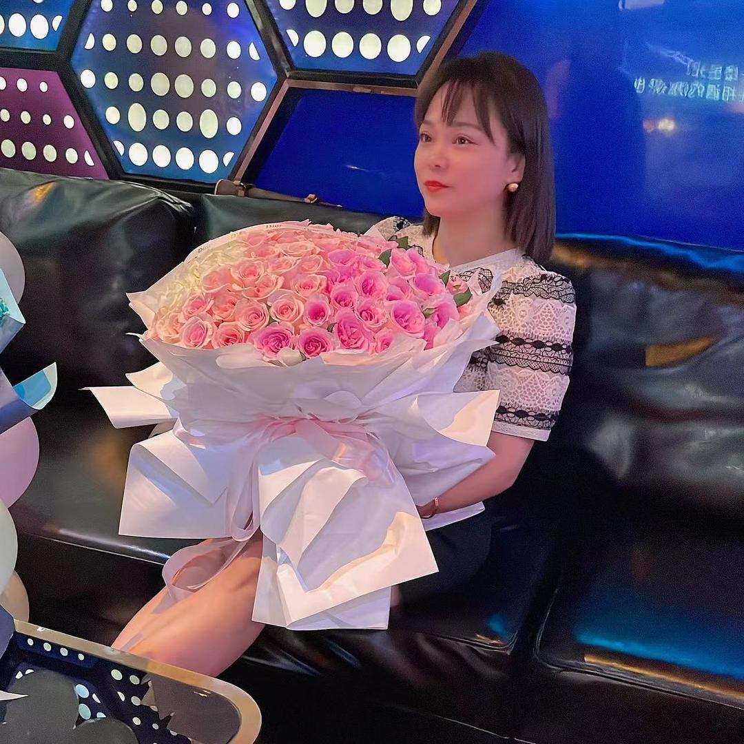 卖衣服的谢老板👸👸