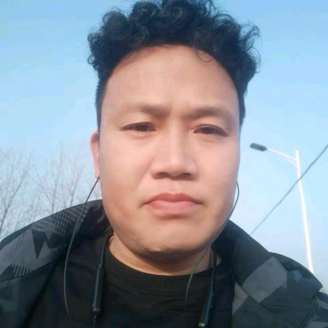雄鹰翱翔