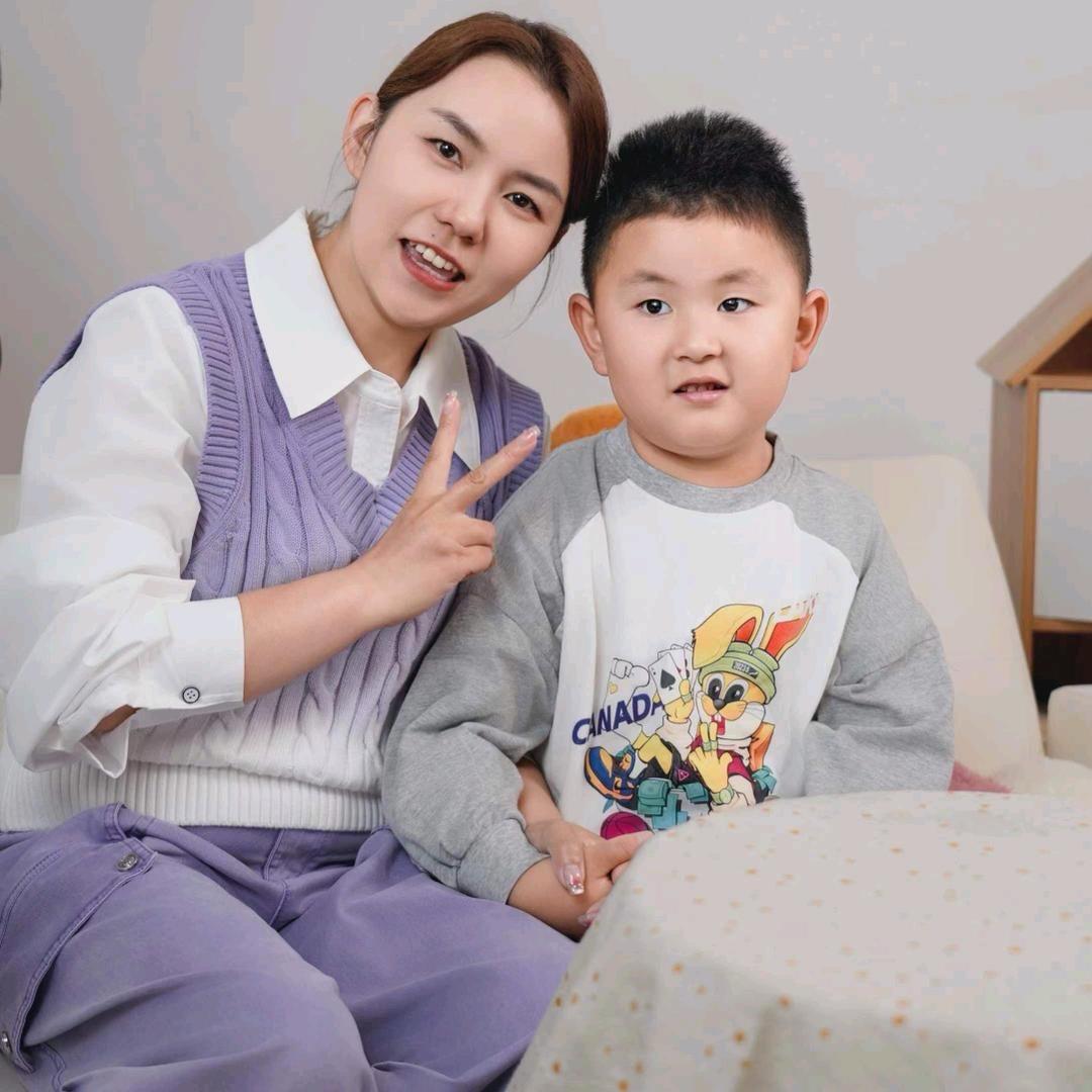 男孩女孩母婴连锁店长