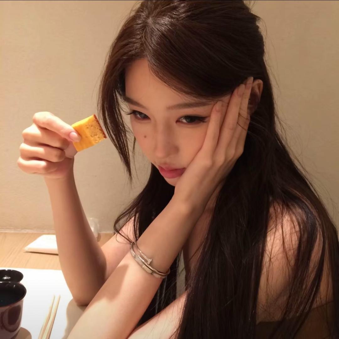 头发乱了哦