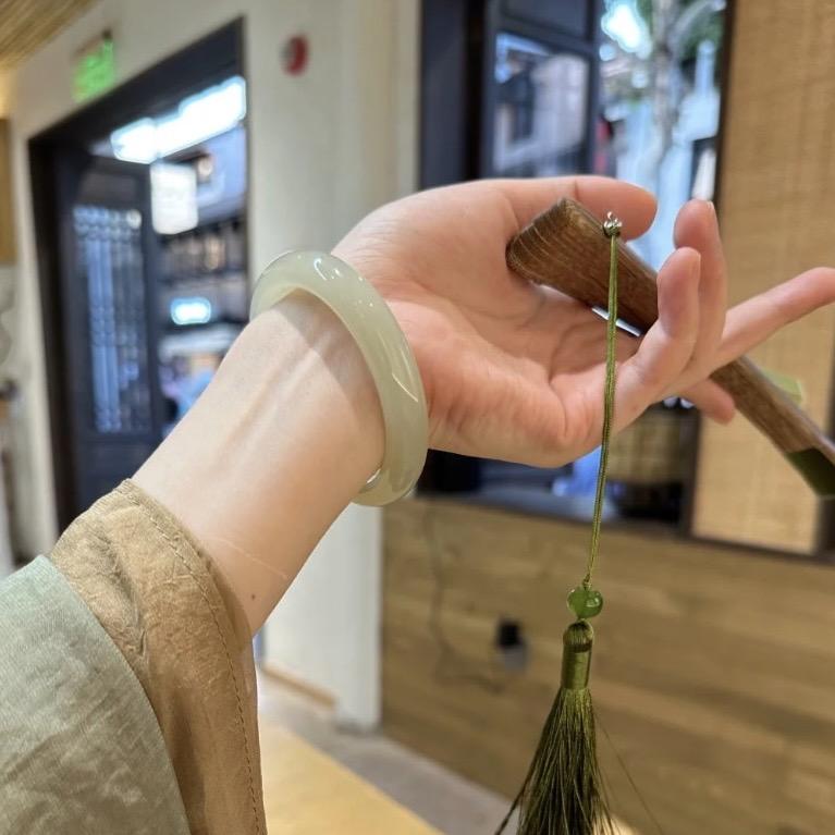 瑾翠珠宝行进泽行