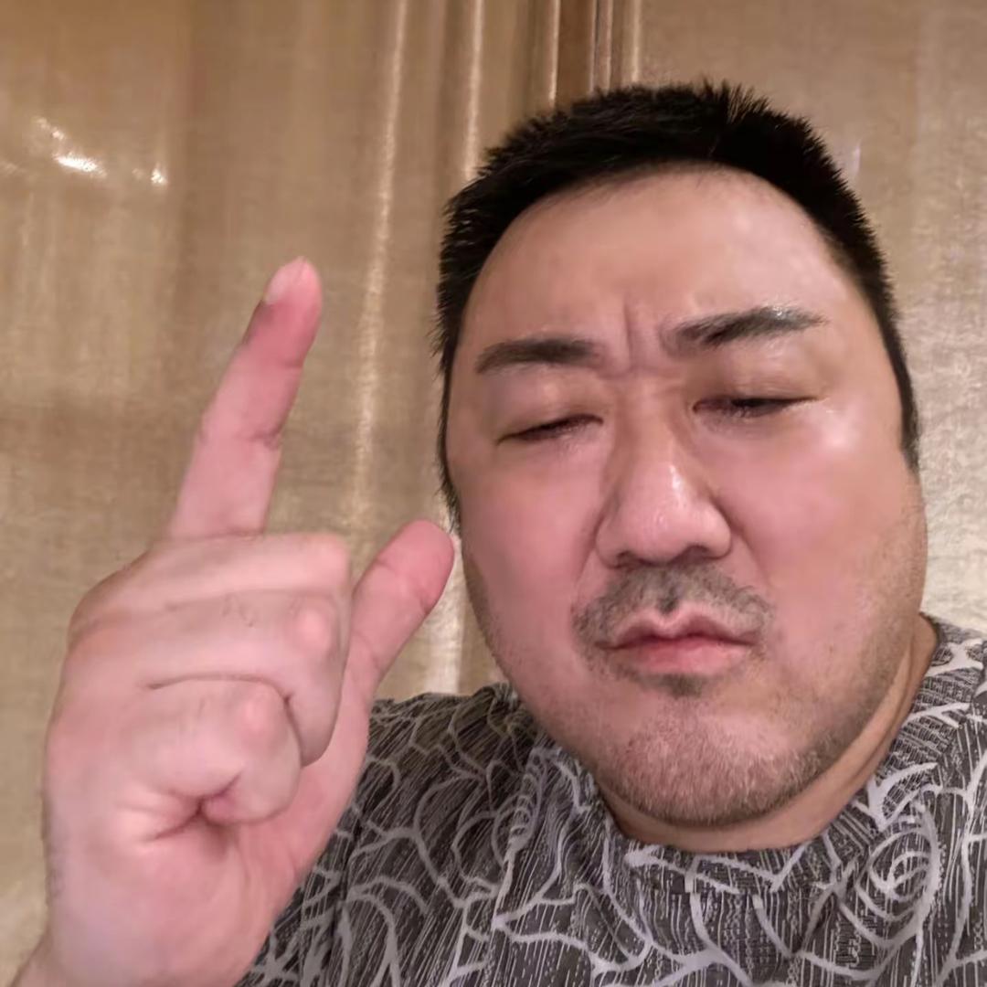 行不更名坐不改姓在下张建国