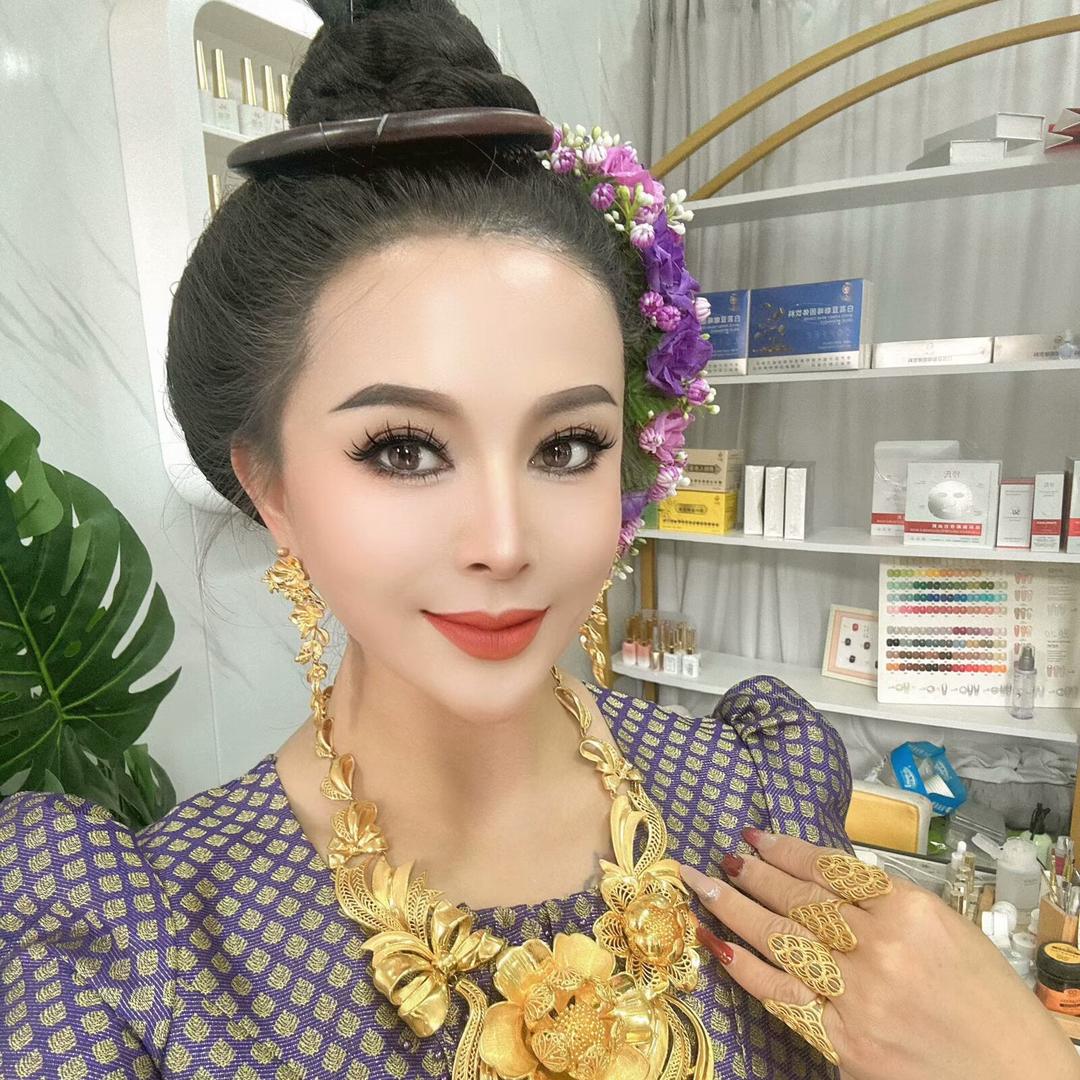 玉叫轰傣家自助干锅火锅店