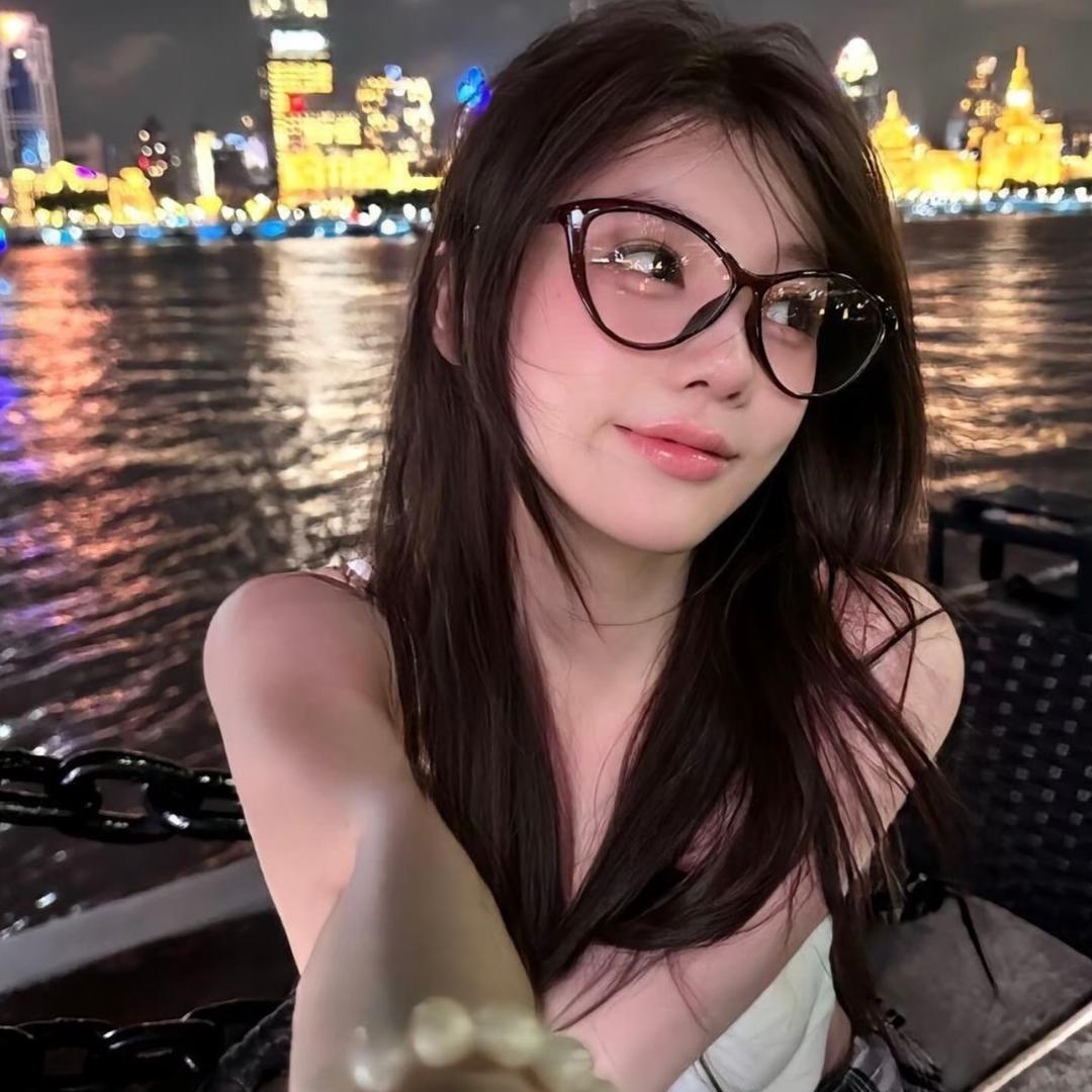 依依