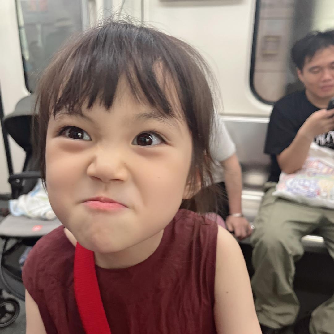 哈哈大笑