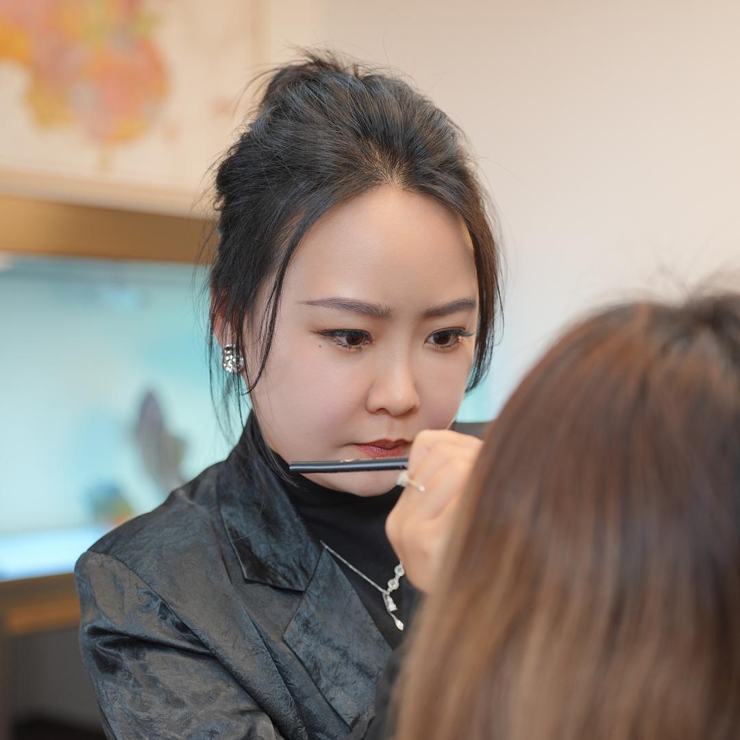 宾县丽丽眉形设计