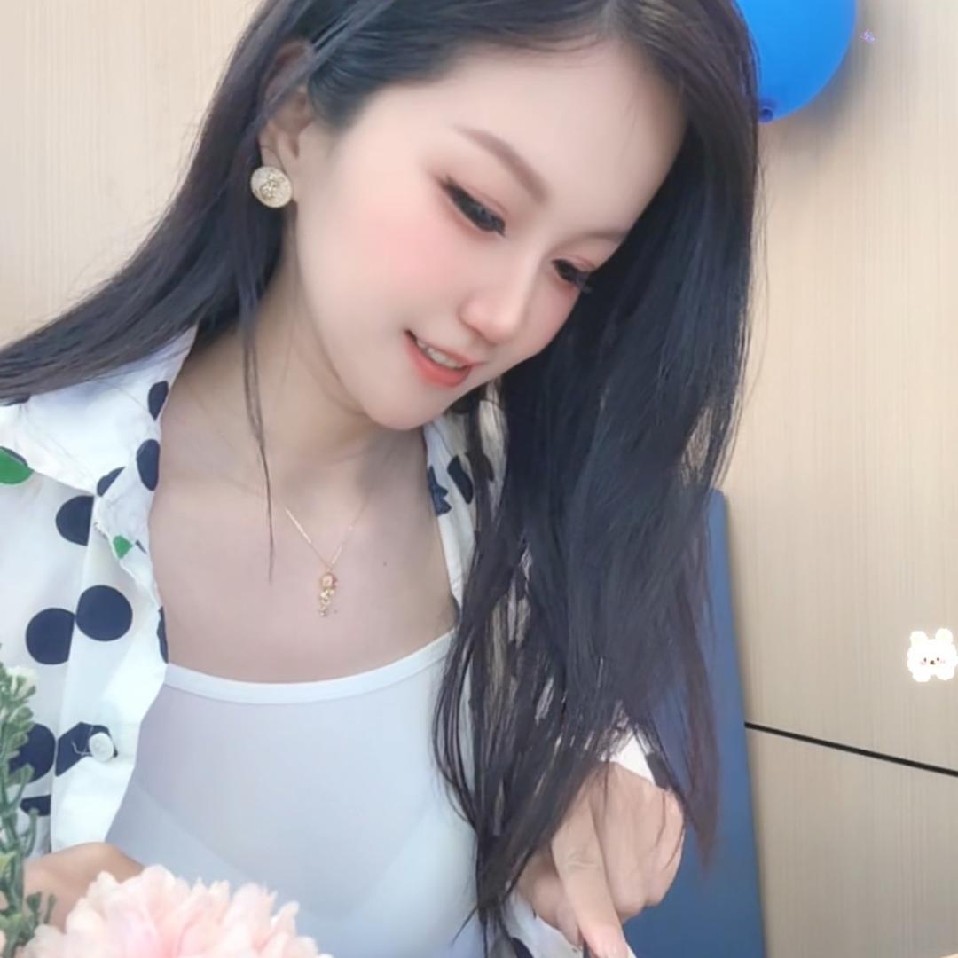 菲菲⁴⁷⁰⁶