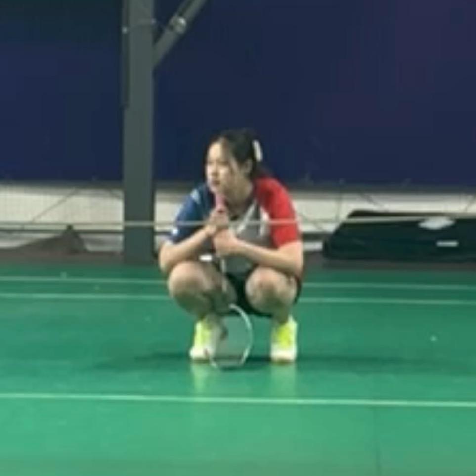 大泥泥没球啦🏸️