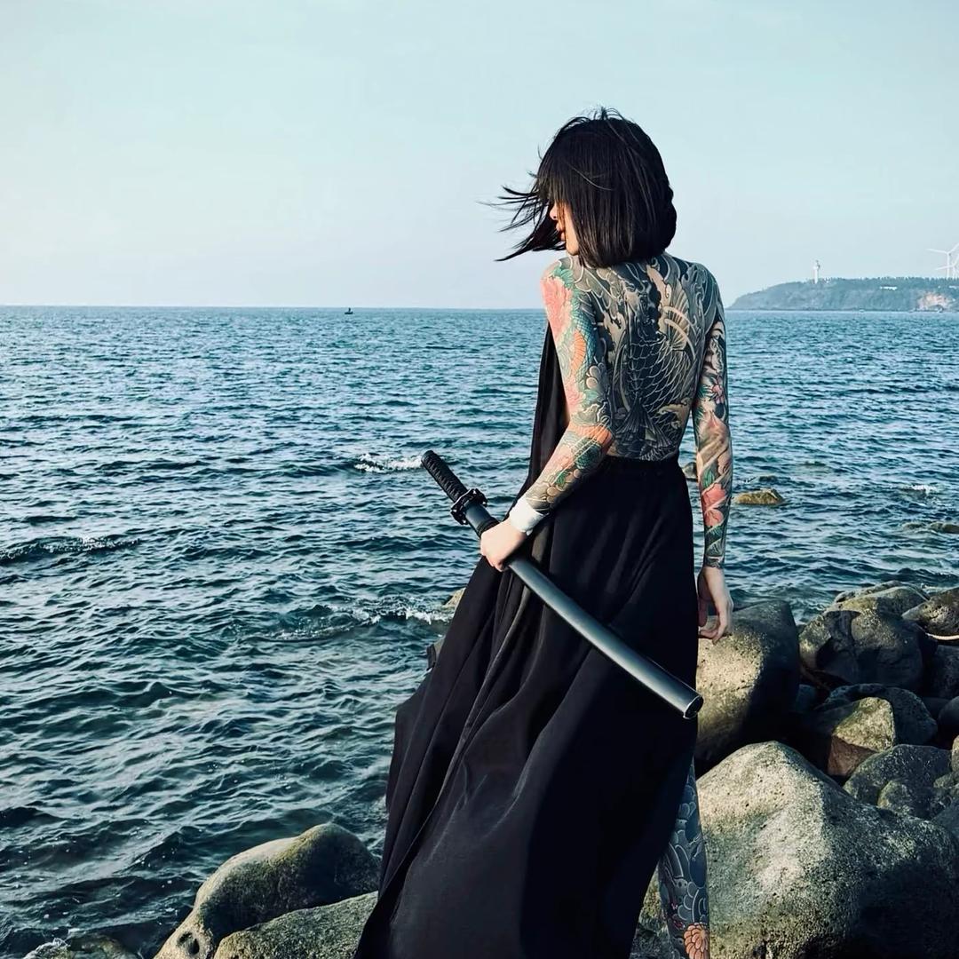 燕惊尘.