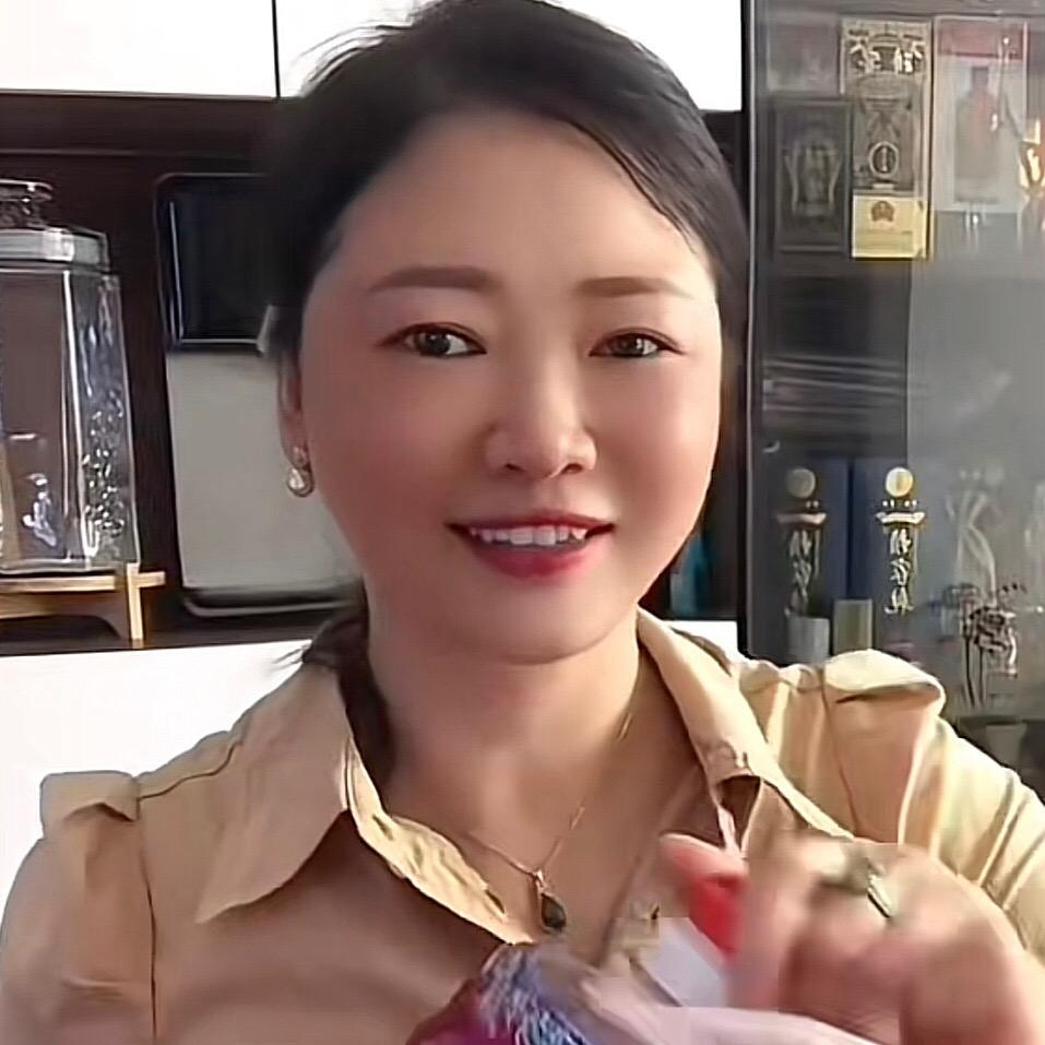味小厨私房菜老板娘