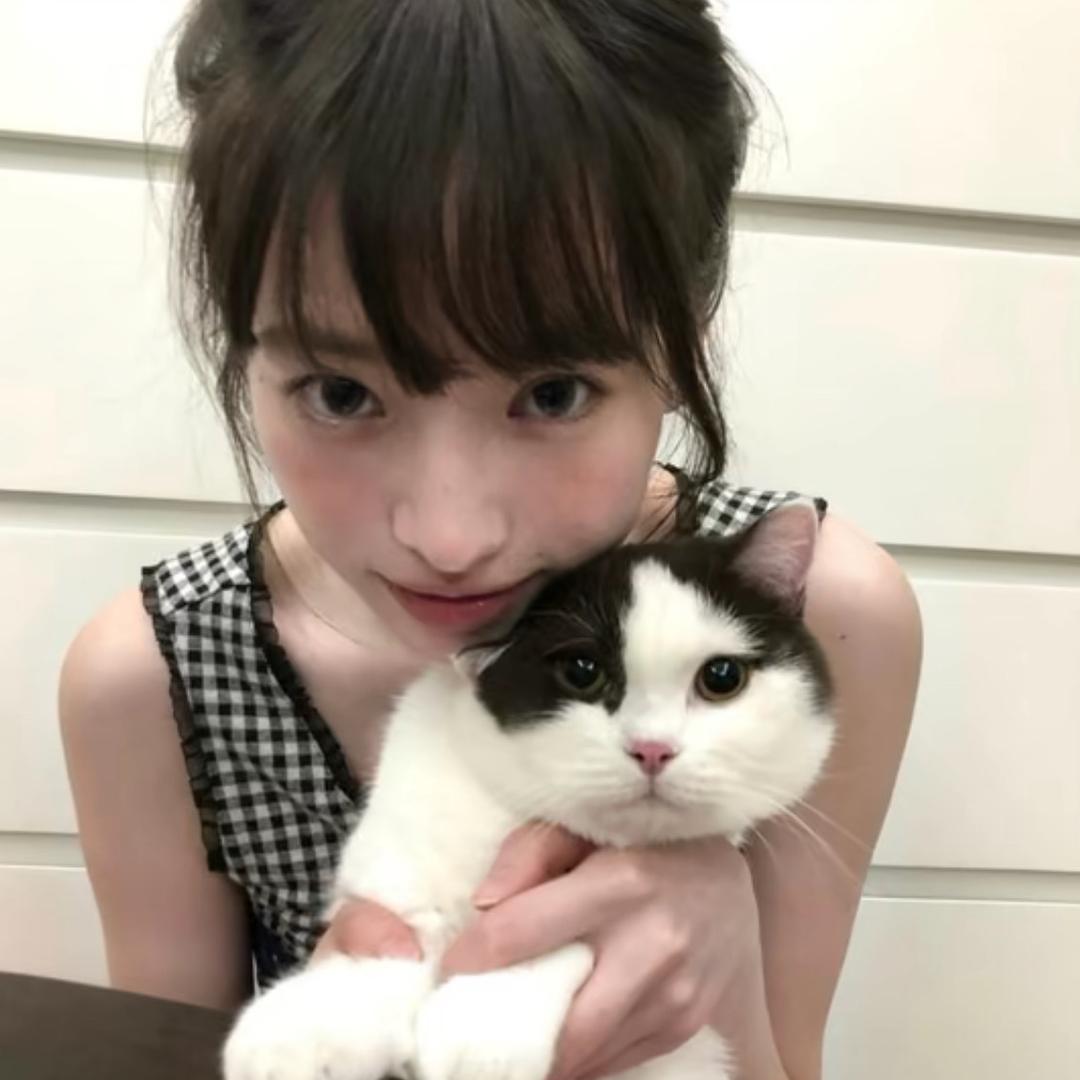小郁.
