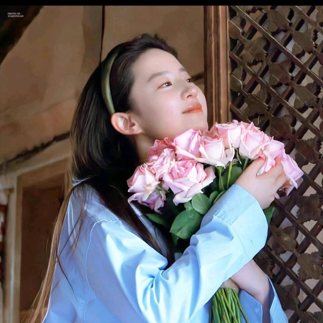 𝘍𝘢𝘯𝘵𝘢𝘴𝘺...