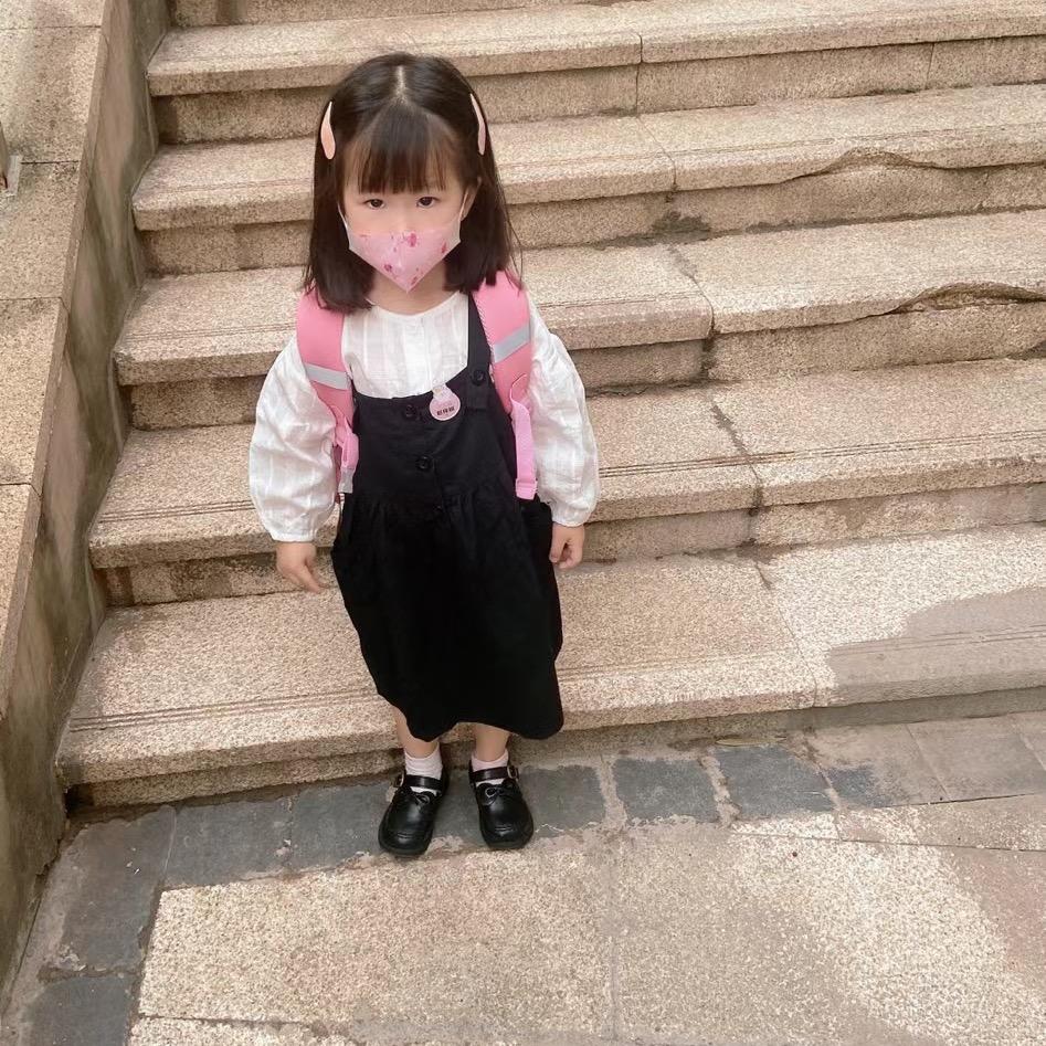 赵一一