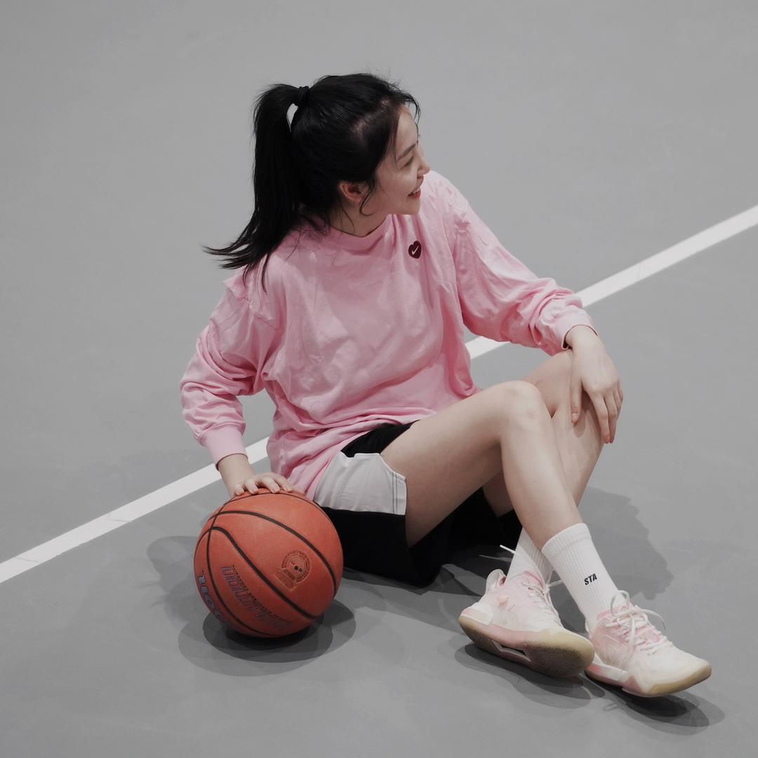 是雅琳不是哑铃