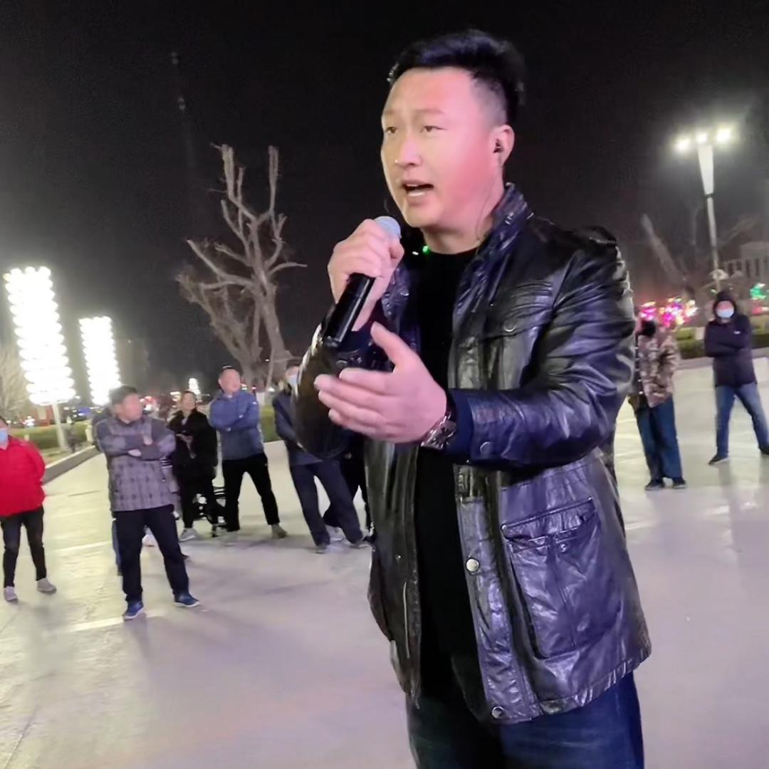 史磊.