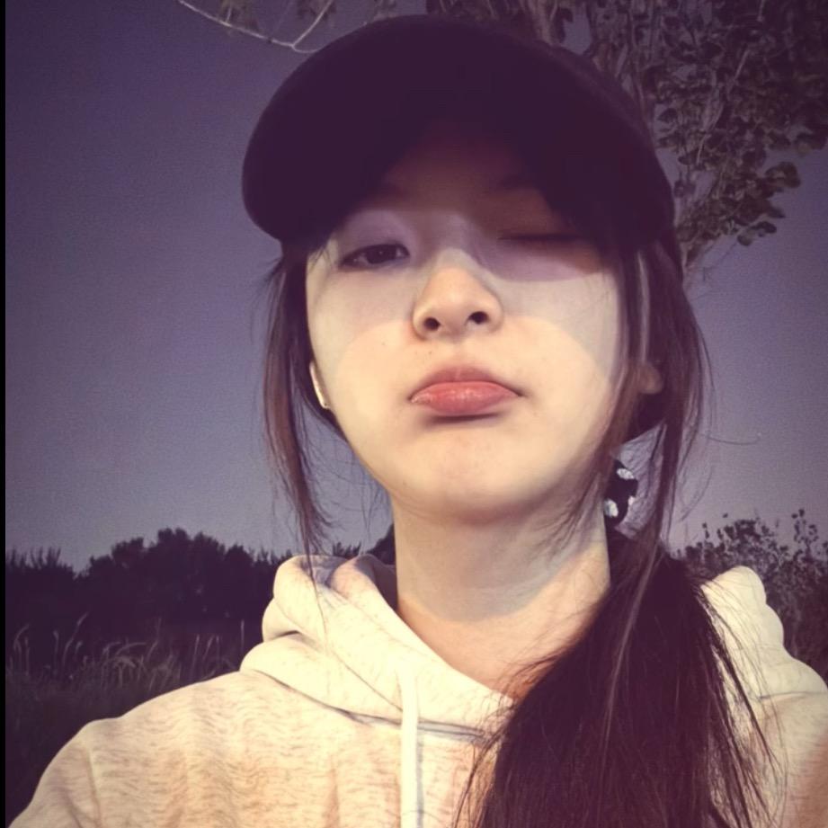 依依~🙋🏻‍♀️