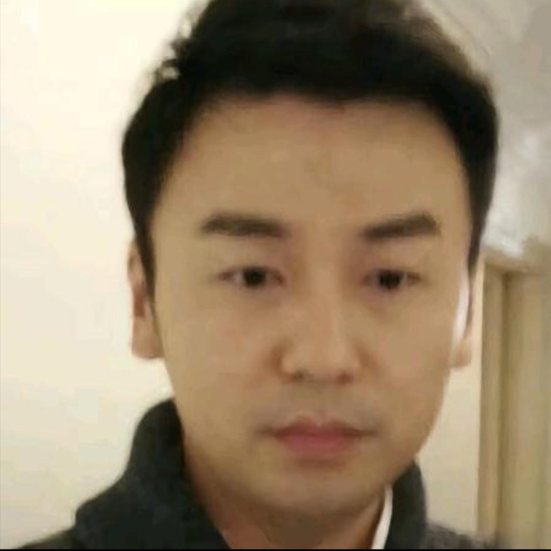 一朵风中摇曳的陈俊生