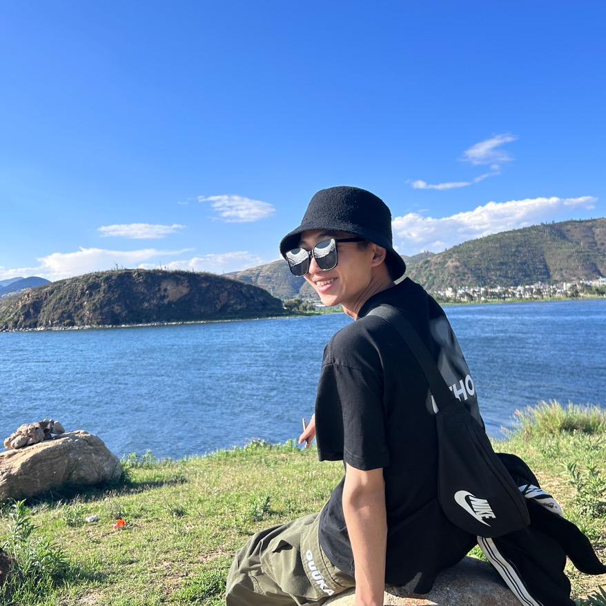 🌻陈陈Chꕤen·ᰔᩚ