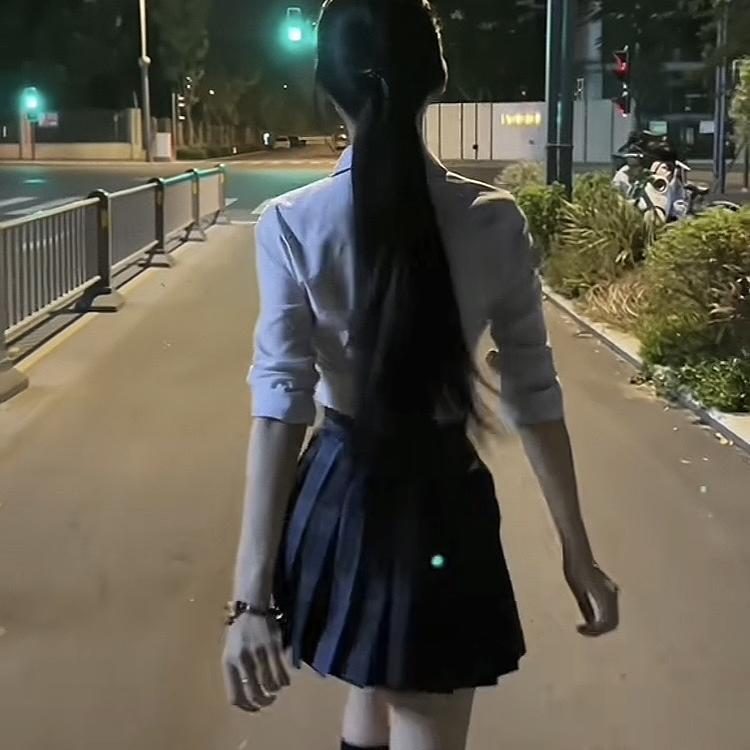 柳蒙的衣柜