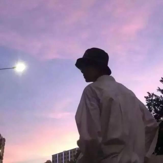含蓄的小低调