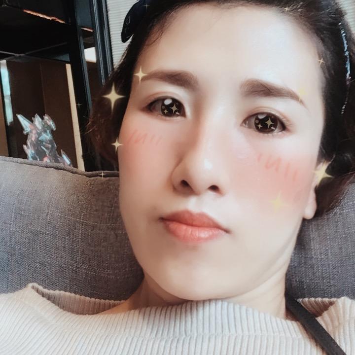 琼雅精品商贸店