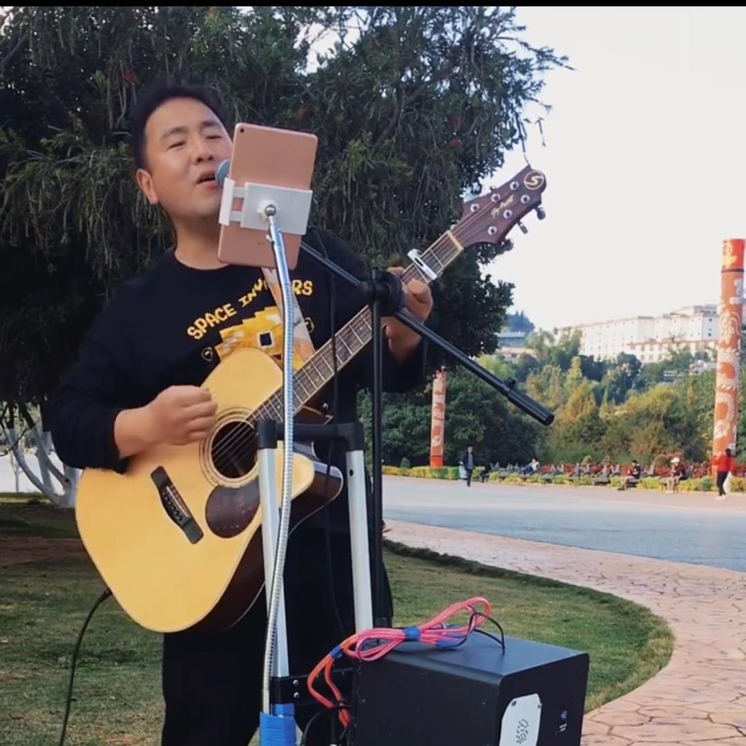 张哥（披萨🍕音乐🎵）