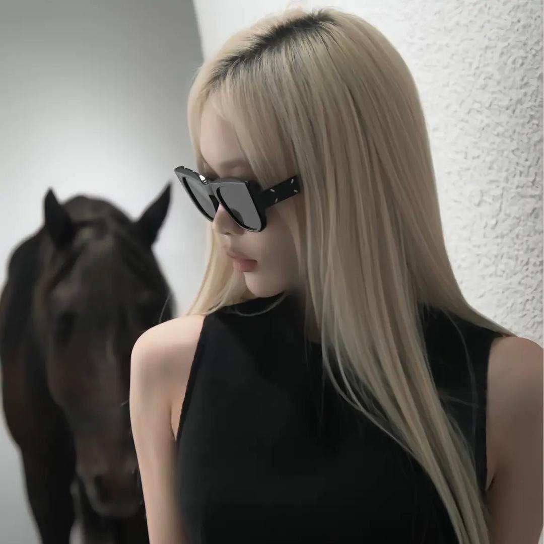 悦悦🍓（化妆师）