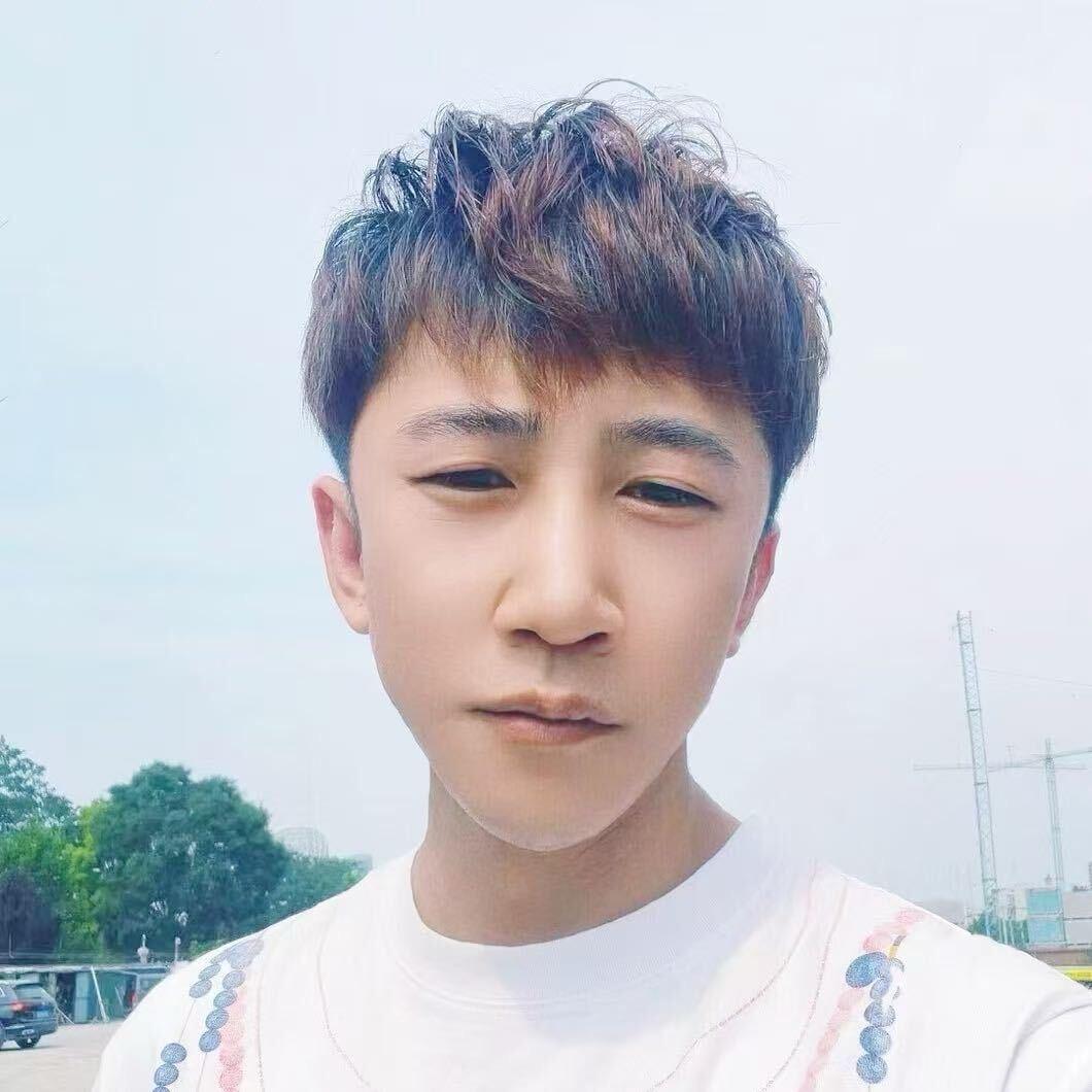 张杨欣