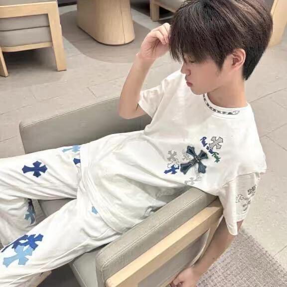 陆陆.