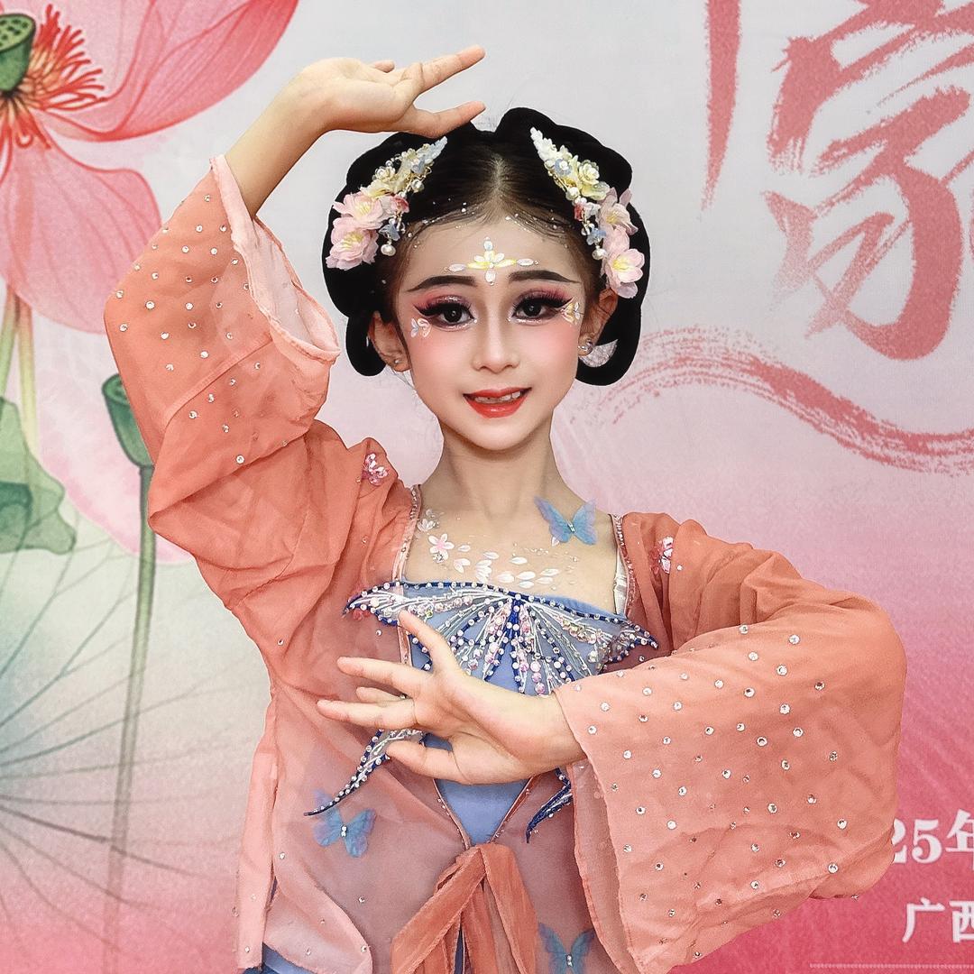 星星妆婳✨