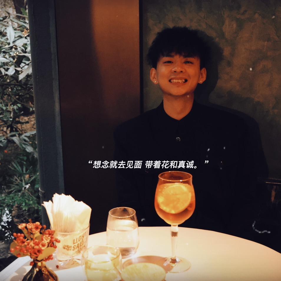 肌薄男孩