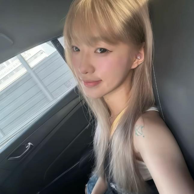 y     婷..