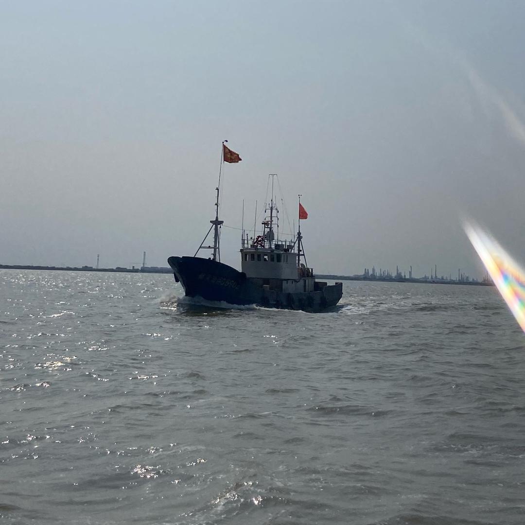 黄骅小羊嫂出海捕鱼