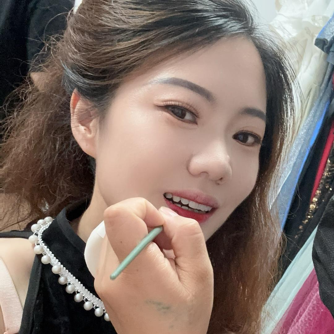 跟随晚风跳个舞💃