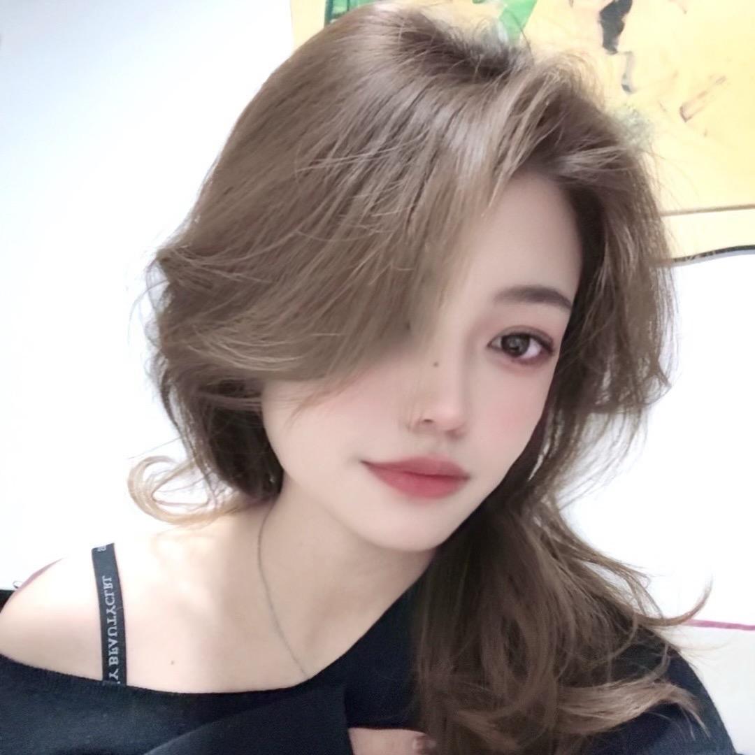 小仙女🧚‍♀️.