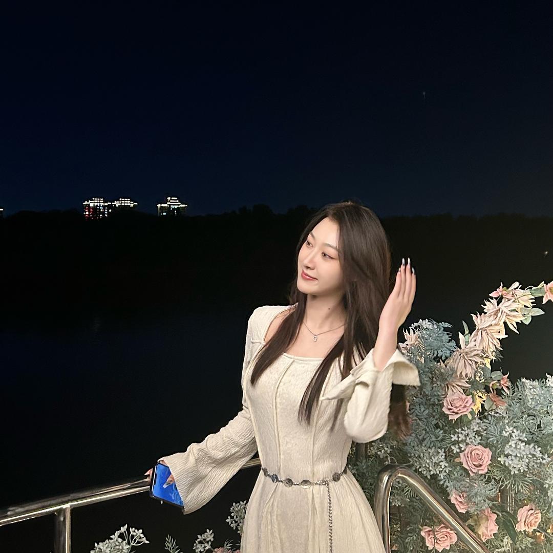 梦呓🧚🏻‍♀️