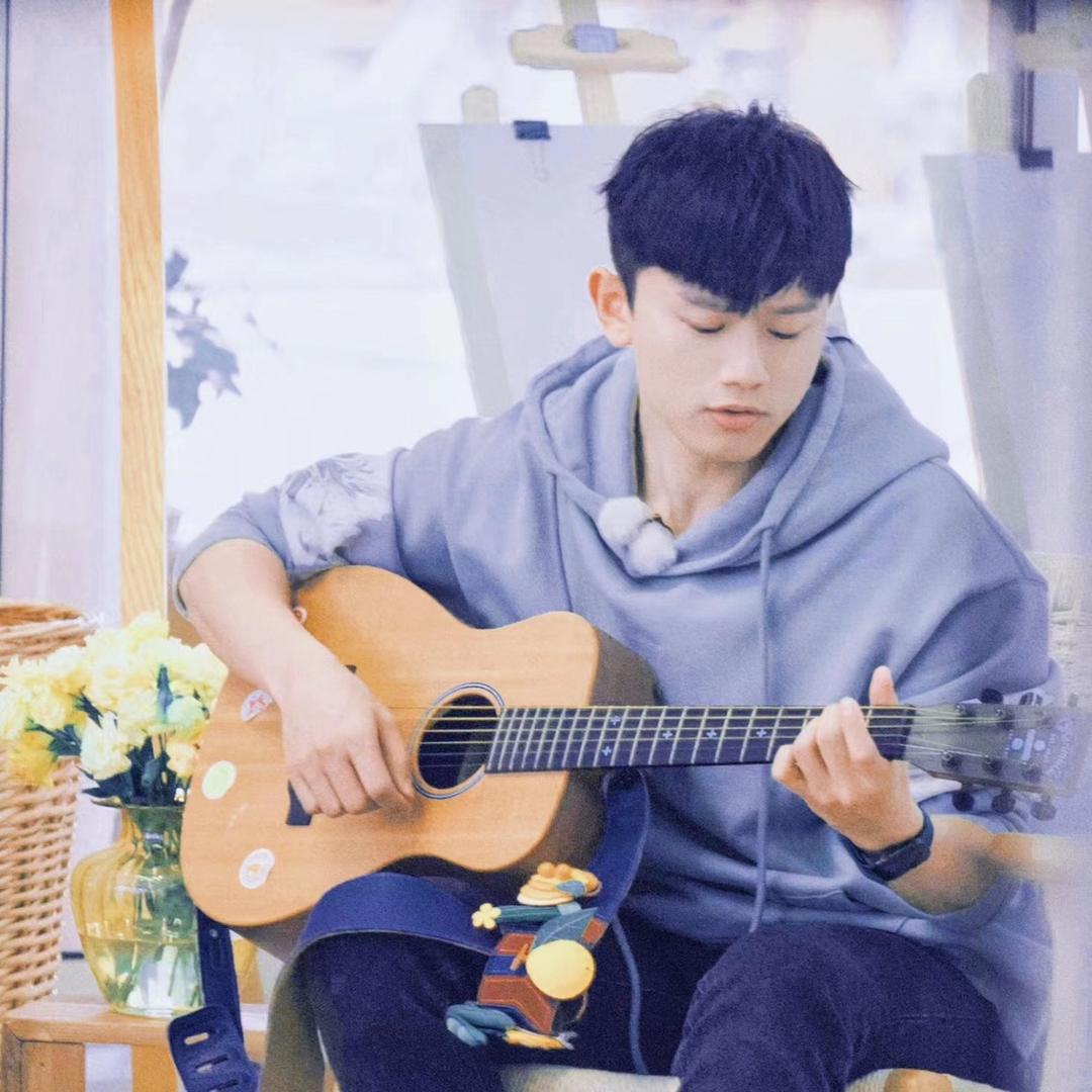 摘一口袋星星🐙🎀