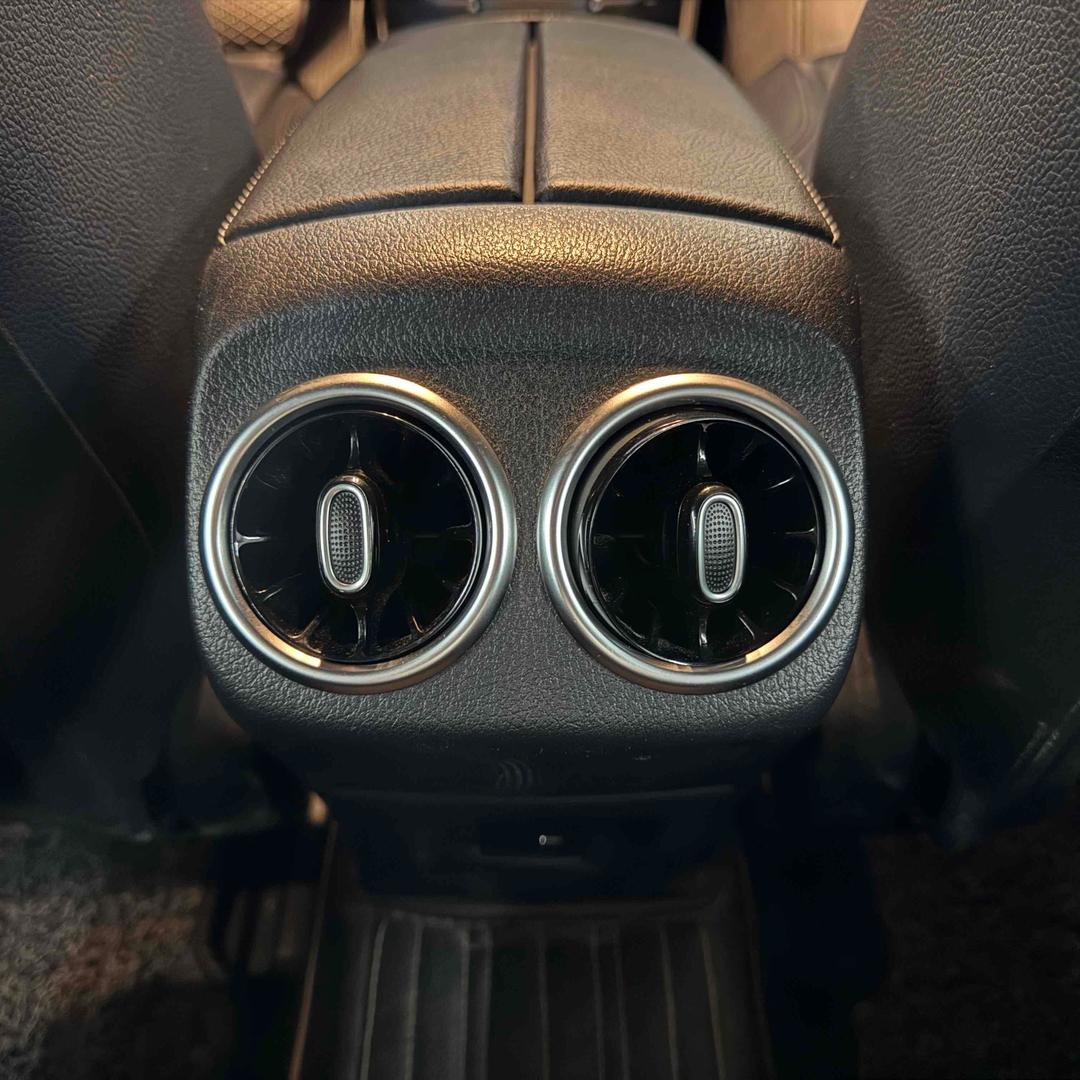 杰哥左手二手车小文（收车 置换）