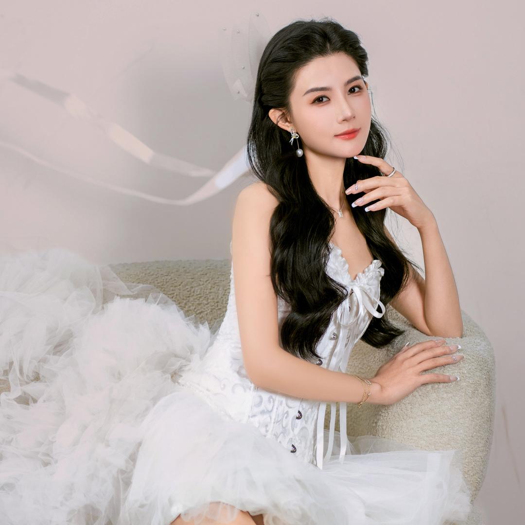 是西西呀-