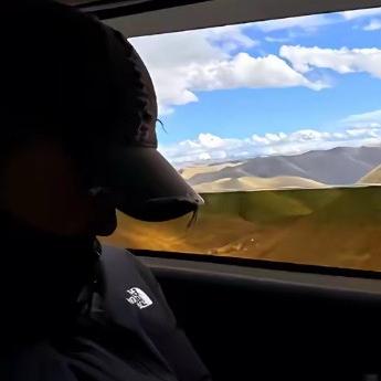 不懂人情的小帅