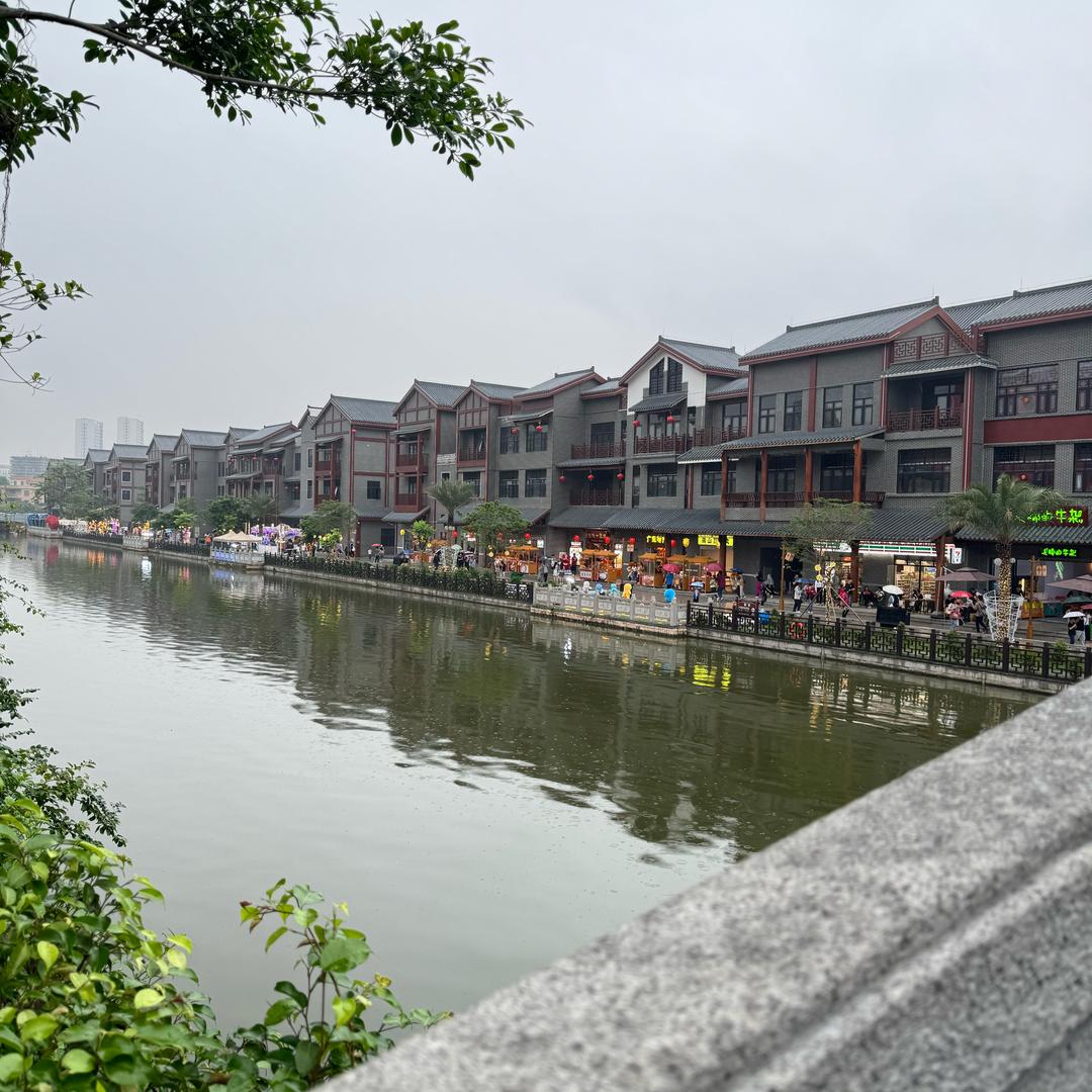 🧑‍🔧👩‍🔬……